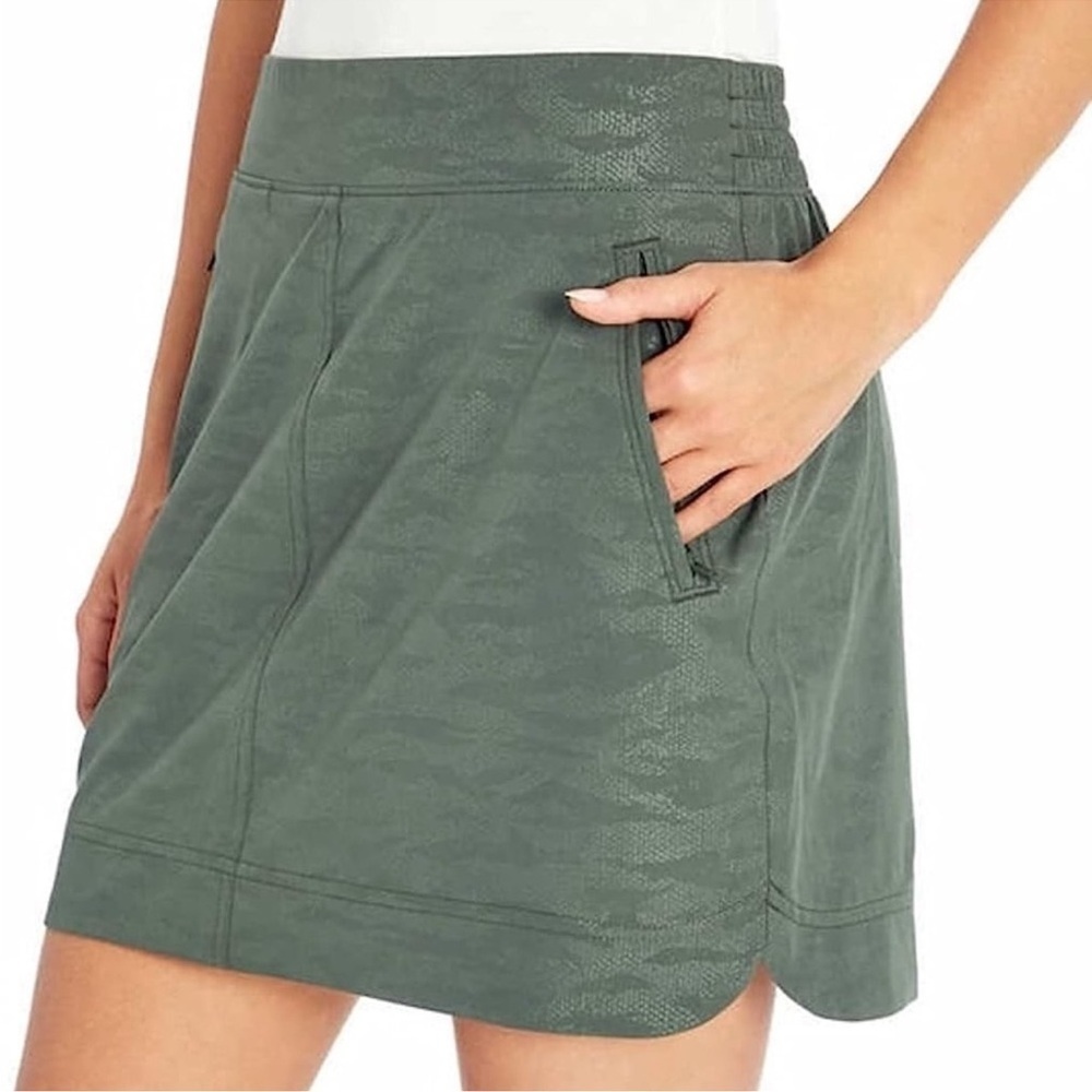 ORVIS Travel Embossed Pull On Skort Skirt Olive Green Built-In Mesh Shorts M